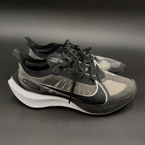 Nike Zoom Gravity Running Black / Silver Sneakers | Women’s 8.5
